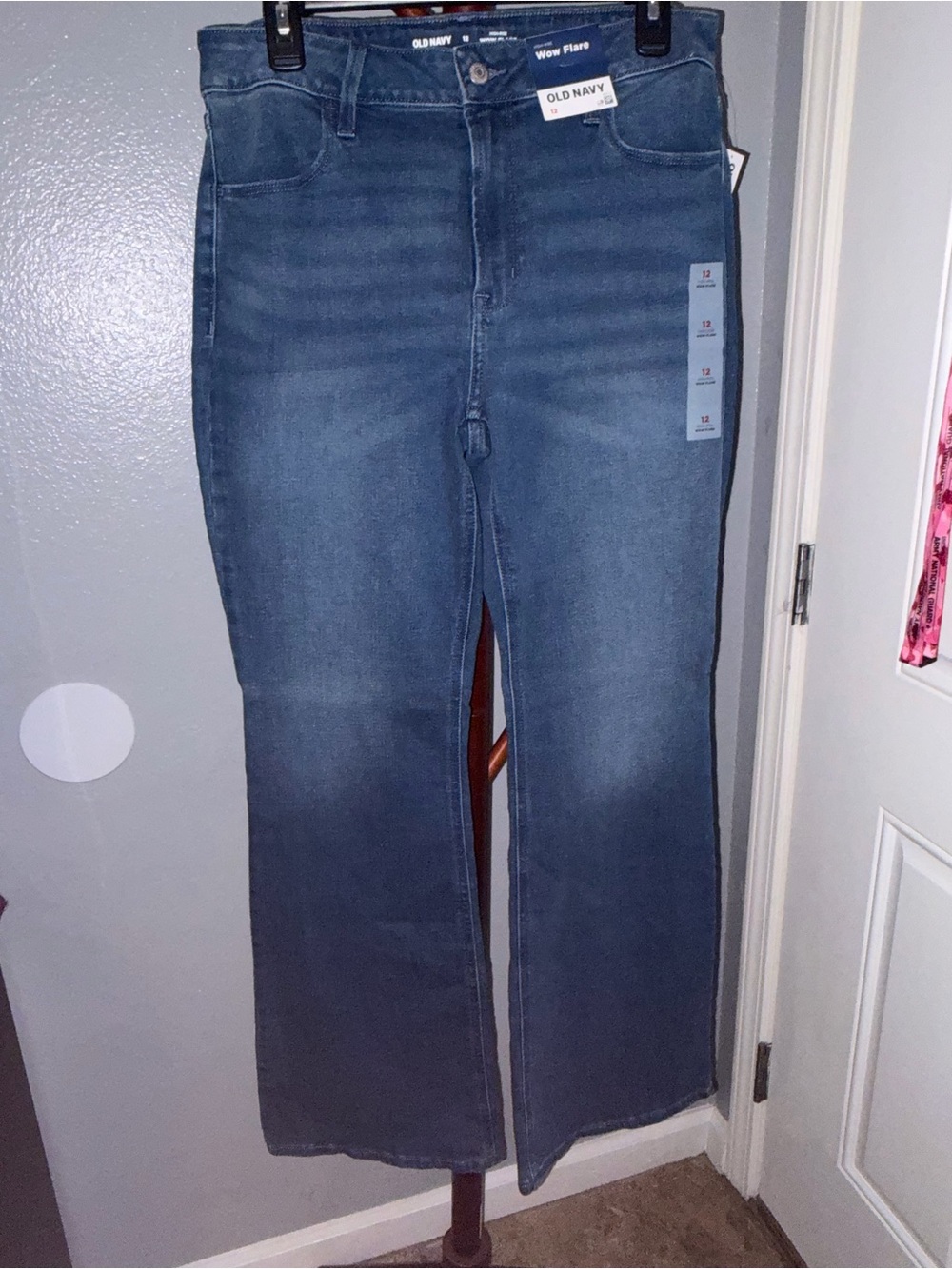 Brand New with Tags (NWT) Old Navy High-Rise Wow Flare Jeans - Size 12 - Picture 2 of 6